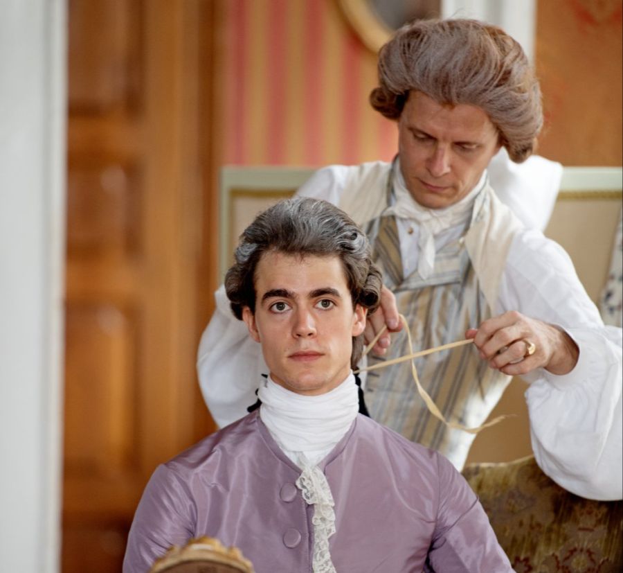 Mann Friseur Barock Frisur