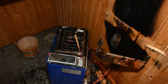 Schwelbrand in Mehrfamilienhaus