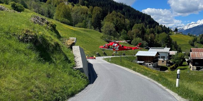 Obersaxen GR: Unfall – Töfffahrer (78) schwer verletzt. Obersaxen GR