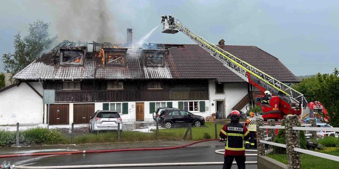 Courgevaux FR: Sechs Mieter bei Brand in Wohnhaus evakuiert. Courgevaux FR