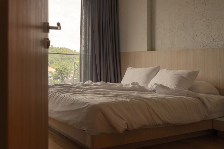 Bett, hotel