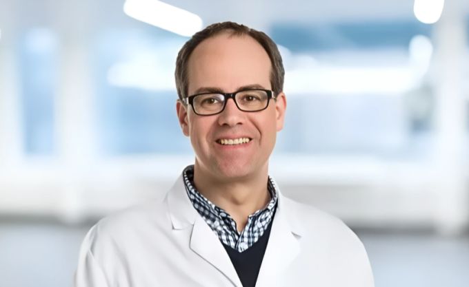 Beat Lehmann ist stellvertretender Chefarzt an der Universitätsklinik für Notfallmedizin des Berner Inselspital. Beat Lehmann