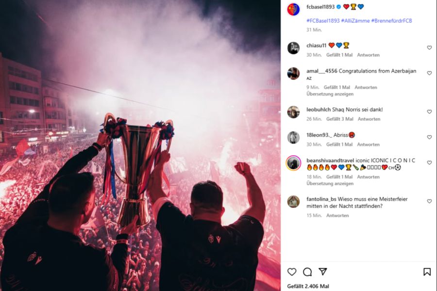 Shaqiri und Xhaka präsentieren den Pokal.
