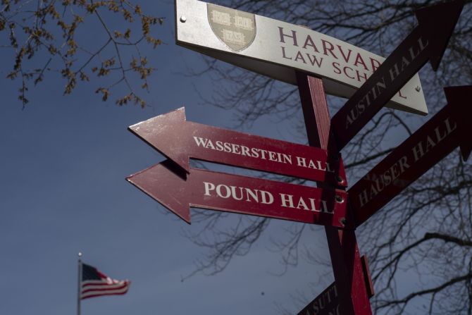 harvard trump