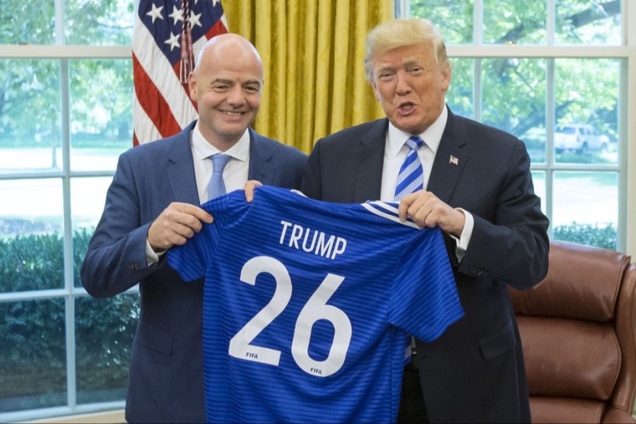 Jetzt soll die gute Beziehung zwischen FIFA-Präsident Gianni Infantino und Donald Trump helfen.
