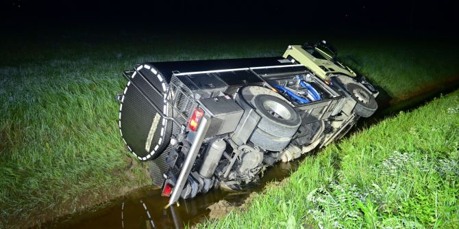 Lastwagen Unfall Benken