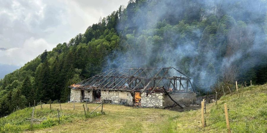 Brand einer Alphütte