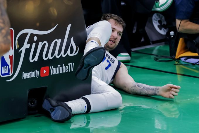 Luka Doncic und die Dallas Mavericks geraten in der Final-Serie der NBA in Rücklage. NBA