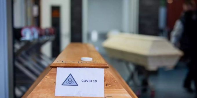 nach Schätzungen der Weltgesundheitsorganisation (WHO) sind weltweit 115'000 Pflegekräfte am Coronavirus gestorben. WHO