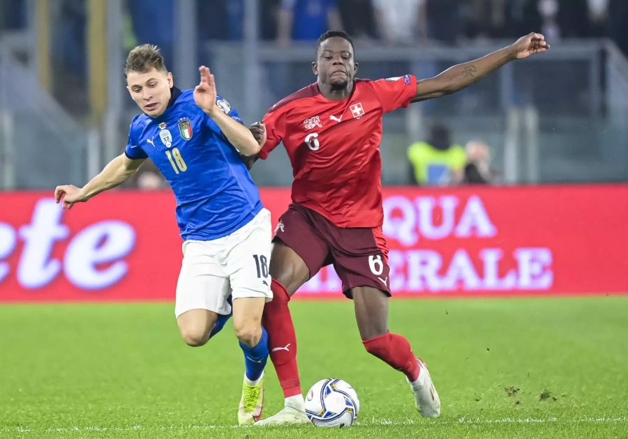 Denis Zakaria (r.) hat sich in der Bundesliga durchgesetzt und kommt in der Nati regelmässig zum Einsatz.