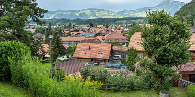 Blick auf Wimmis von der evangelisch reformierten Kirche aus. Blick auf Wimmis von der evangelisch reformierten Kirche aus.