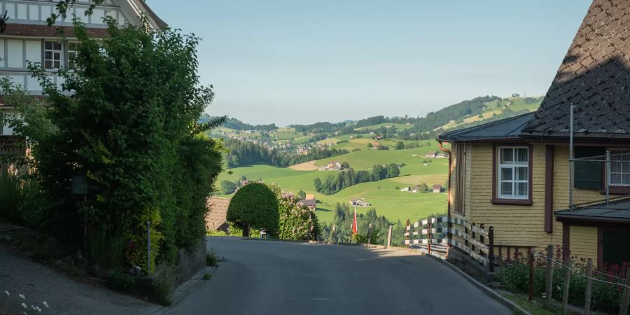 Ortseinfahrt der Gemeinde Hemberg im Toggenburg im Kanton St. Gallen.