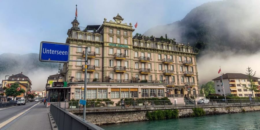 Untere Goldey mit der Eisenbahnbrücke nach Interlaken Ost in Unterseen.