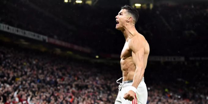 Der Körper von Cristiano Ronaldo ist auch mit 36 Jahren noch gestählt. Cristiano Ronaldo
