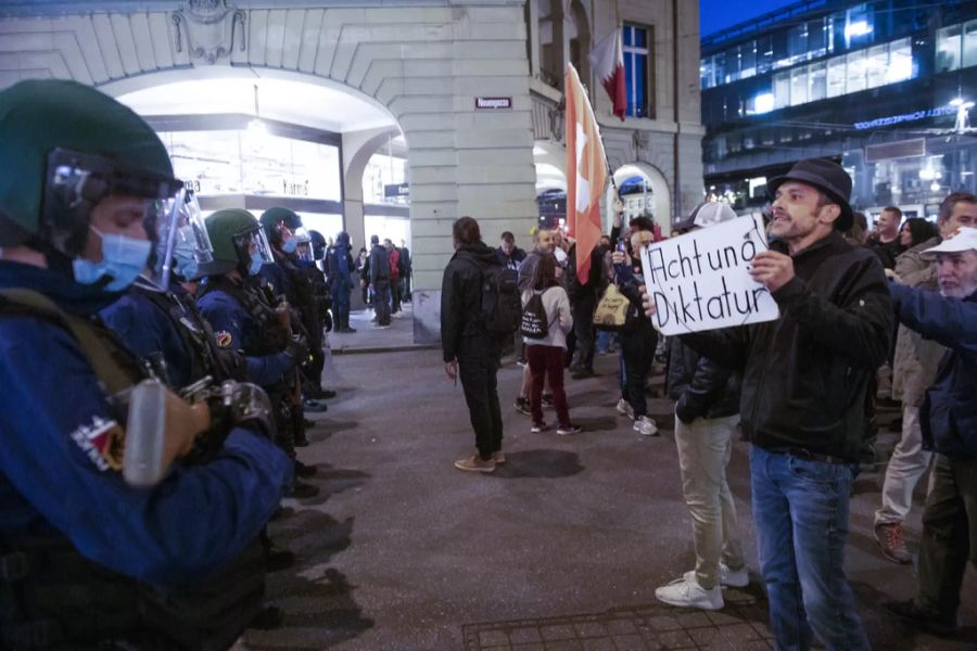 Oft kommt es zu Auseinandersetzungen mit den Demonstranten.