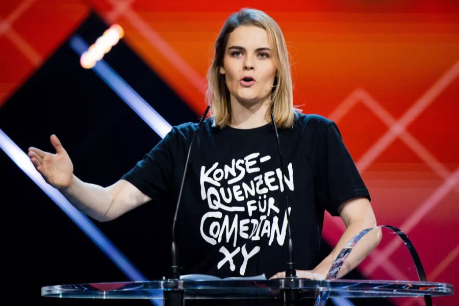 Hazel Brugger setzt mit ihrem T-Shirt ein Statement gegen sexuelle Gewalt.