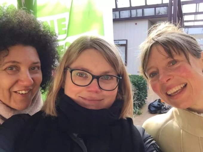 Gemeindewahlkampf 2020 (v.l.): Barbara Lorenzetti (Mitglied der Gemeindekommission), Patrizia Tamborrini (Vizepräsidentin der Gemeindekommission) und Johanna Löffel (Kultur- und Sportkommiss Grüne Muttenz