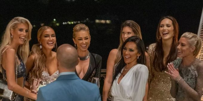Der Cast von «Selling Sunset» auf einer Party. Der Cast von «Selling Sunset» auf einer Party.
