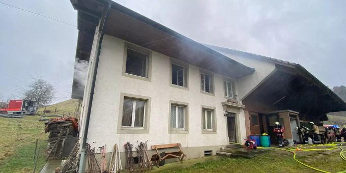 Im Wohnbereich des Hofes entstand erheblicher Sachschaden. Brand