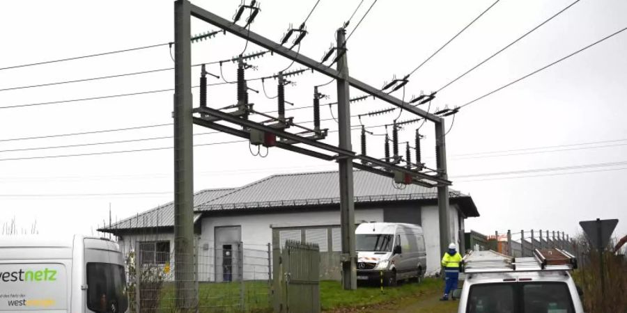 Die Umspannanlage Hasenbach bei Neunkirchen-Seelscheid. Foto: Henning Kaiser/dpa