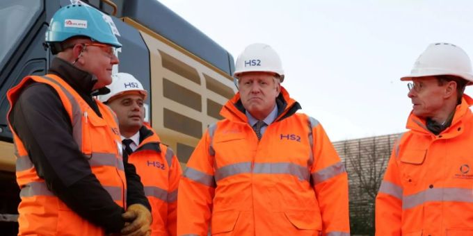 Boris Johnson bei der Besichtigung eines Bauprojekts Boris Johnson bei der Besichtigung eines Bauprojekts