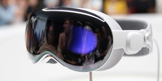 Die Computer-Brille Apple Vision Pro kommt zunächst nur in den USA auf den Markt. (Archivbild) Die Computer-Brille Apple Vision Pro kommmt zunächst nur in den USA auf den Markt.