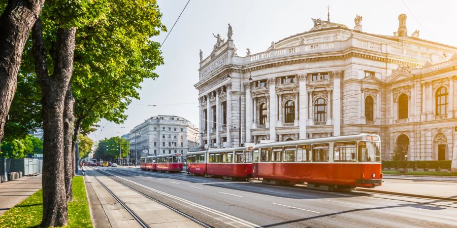 wien, burgtheater, straßenbahn