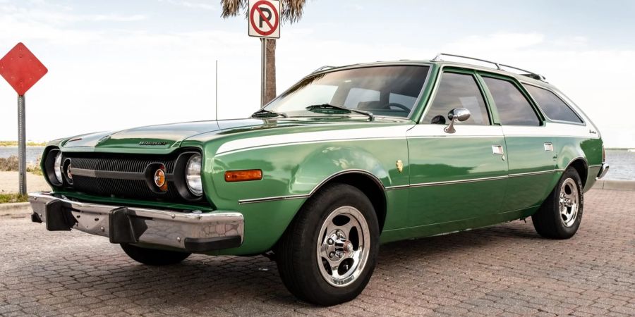 Schickes Grün mit weissen Streifen: der AMC Hornet Sportabout mit Gucci-Ausstattung.