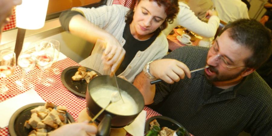 Fondue essen traditionell