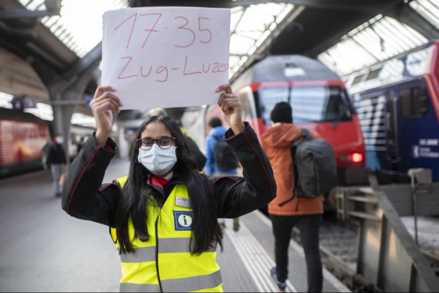 Das ermöglicht es, aus einzelnen vorproduzierten Wörtern und Wortfragmenten beliebige Sätze – zum Beispiel «Nächster Halt: Zürich Flughafen» – zu generieren.