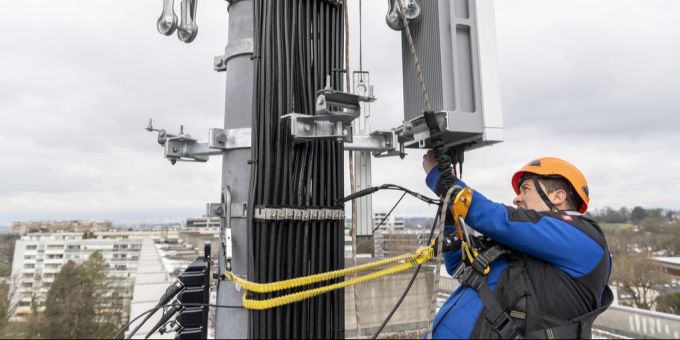 Im Wallis sollen zwei 5G-Antennen nahe beieinander aufgestellt werden. (Symbolbild) Swisscom