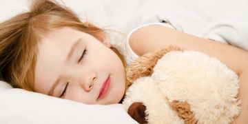 Kind Kuscheltier Schlaf Bett Mädchen