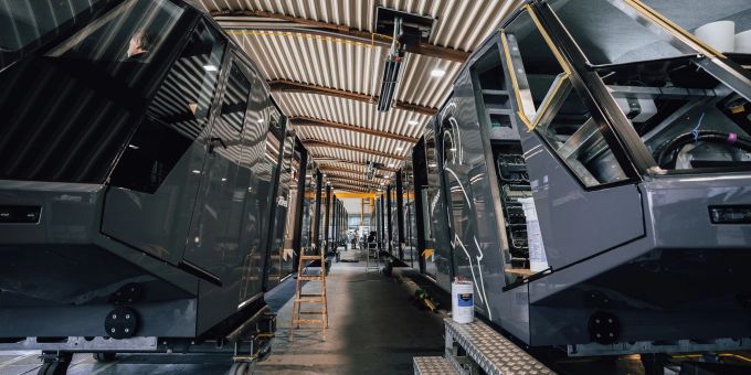 Bald im Einsatz: So sehen die Waggons des neuen Gletscherexpresses am Pitztaler Gletscher aus. Bald im Einsatz: So sehen die Waggons des neuen Gletscherexpresses am Pitztaler Gletscher aus.