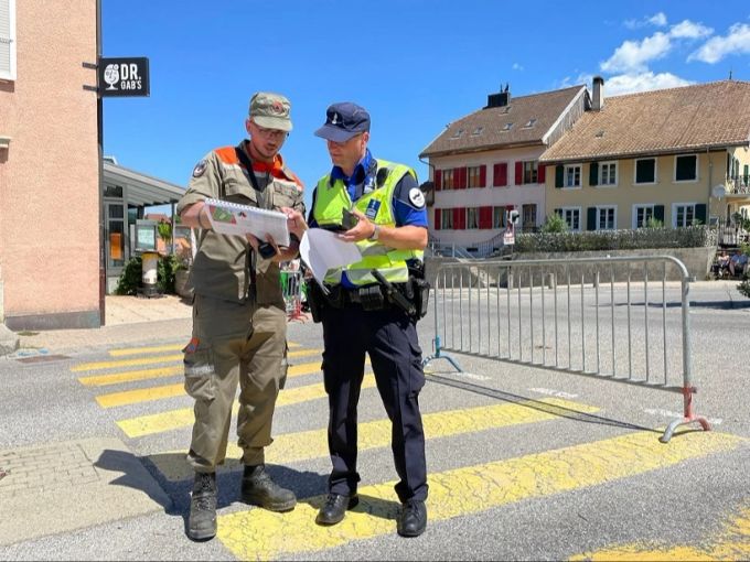 Die Polizei im Einsatz, während der Tour de France Polizei im Einsatz während der Tour de France