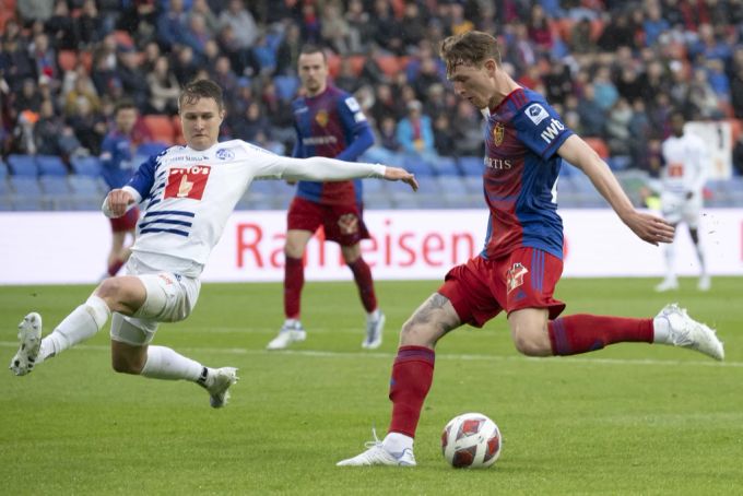 Der FC Luzern kommt gegen den FC Basel oft einen Schritt zu spät. FC Basel