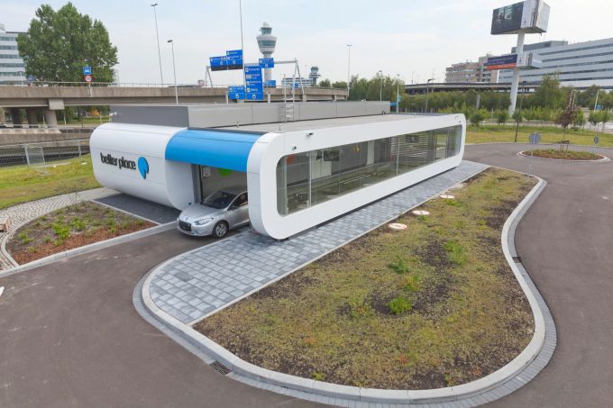 E-Autos mit austauschbaren Batterien, die nicht als Fahrzeug verkauft werden, sondern die gefahrenen Kilometer verrechnet werden. Better Place