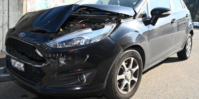Kirchberg: Auffahrkollision zwischen zwei Autos Kirchberg: Auffahrkollision zwischen zwei Autos
