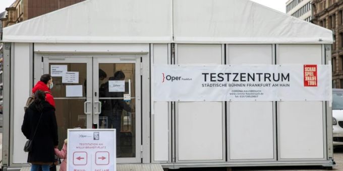 Ein Corona-Testzentrum in Frankfurt. testzentrum coronavirus