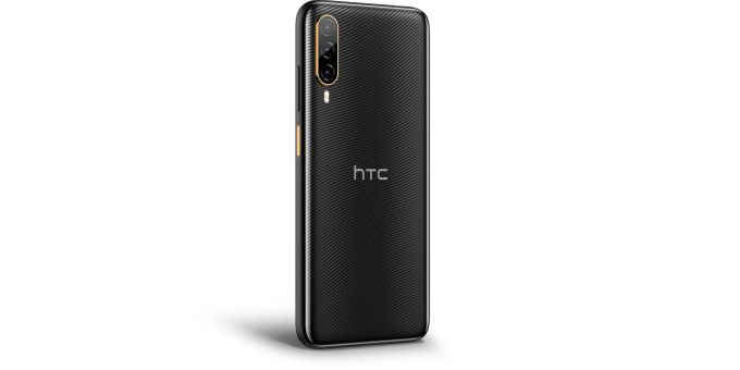 Goldakzente, Nadelstreifen: HTC hat das Desire 22 Pro als Partner für die VR-Brille Vive Pro konzipiert. Goldakzente, Nadelstreifen: HTC hat das Desire 22 Pro als Partner für die VR-Brille Vive Pro konzipiert.