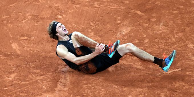 Alexander Zverev ist bei den French Open verhängnisvoll gestürzt. Alexander Zverev French Open