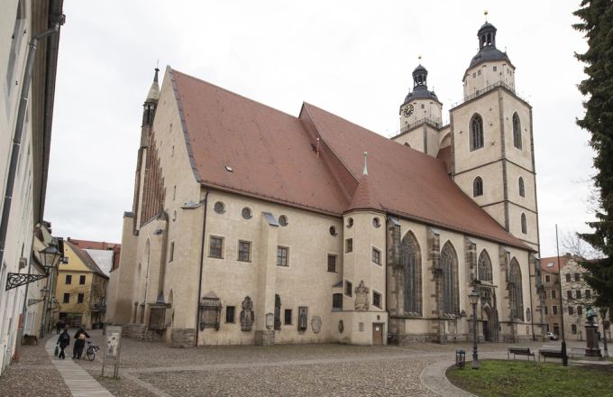 Die «Judensau» befindet sich an dieser Kirche in Willenberg. judensau