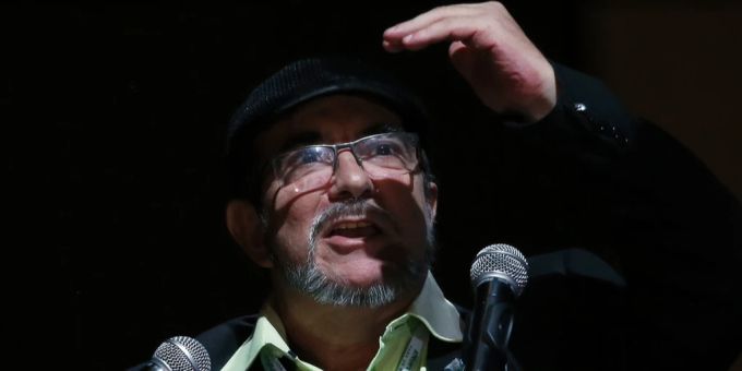 Rodrigo Londoño gibt Verbrechen der Guerillaorganisation Farc zu. Kolumbien