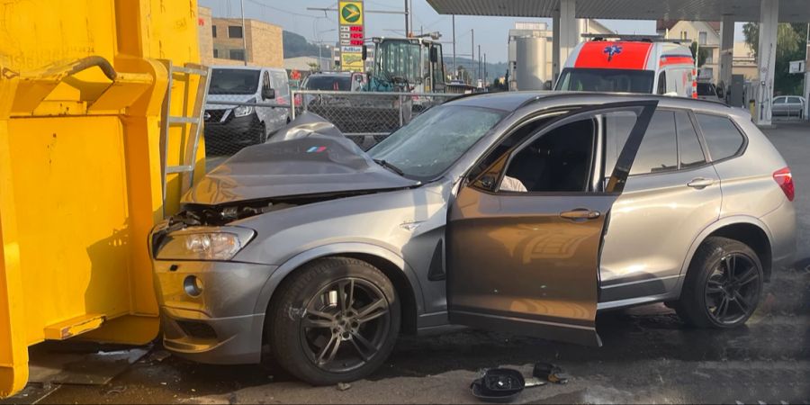 Hitzkirch: Auto Baustellencontainer