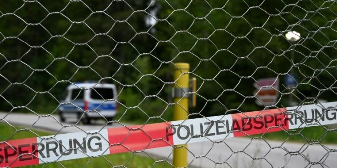 Polizeiabsperrung vor Schloss Elmau. (Archivbild) Schloss Elmau