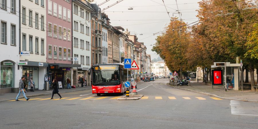 Blick auf die Stadthausstrasse in Winterthur.