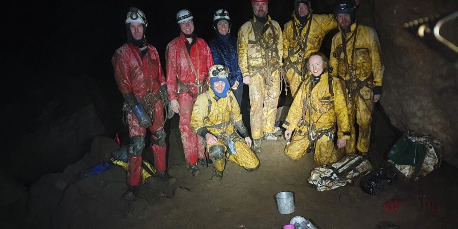 Das neunköpfige Elite-Team der Southern Tasmanian Caverneers stellte in den Höhlensystemen Niggly und Growling Swallet in Tasmanien einen neuen Rekord für die tiefste Höhle Australiens auf.