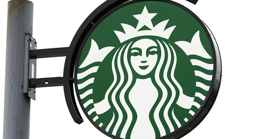 Die Lockdowns in China drücken auf den Umsatz bei Starbucks. (Symbolbild mit Starbucks-Logo)