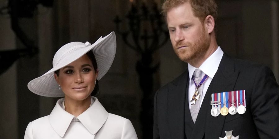 queen elizabeth meghan markle