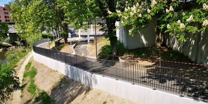 Die Arbeiten sind nun fertiggestellt und man gelangt mit dem Velo, ab sofort auch der Murg entlang, auf die Nordseite des Bahnhofs.