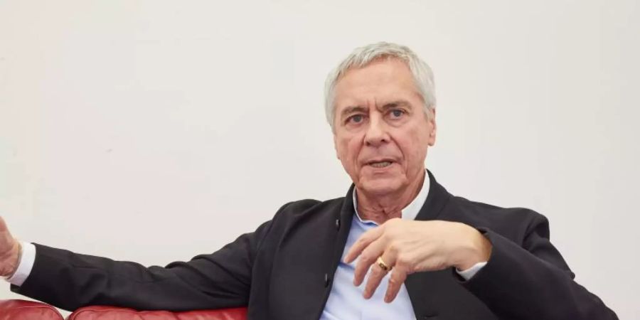 John Neumeier lobt das Krisenmanagement der Kanzlerin in der Corona-Pandemie. Foto: Georg Wendt/dpa